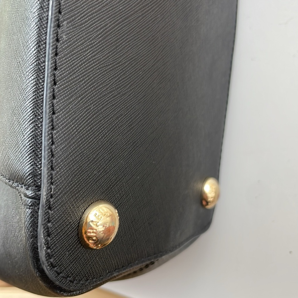 MICHAEL KORS Jet Set Item Medium Snap Pocket Tote, Black/gold - Picture 2 of 4